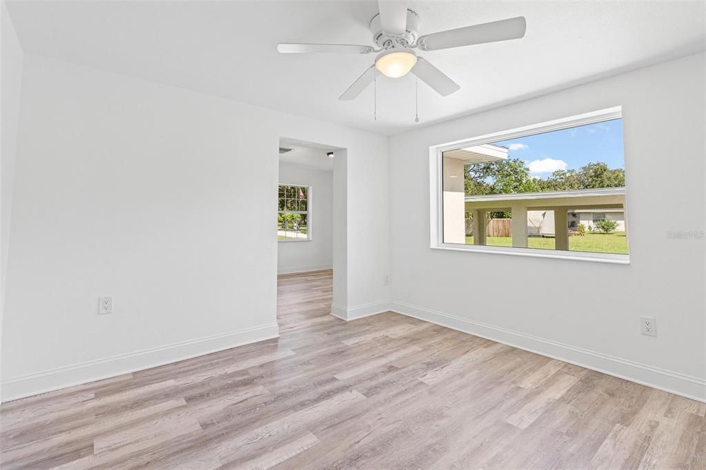 待售: $449,000 (5 贝兹, 3 浴室, 2556 平方英尺)