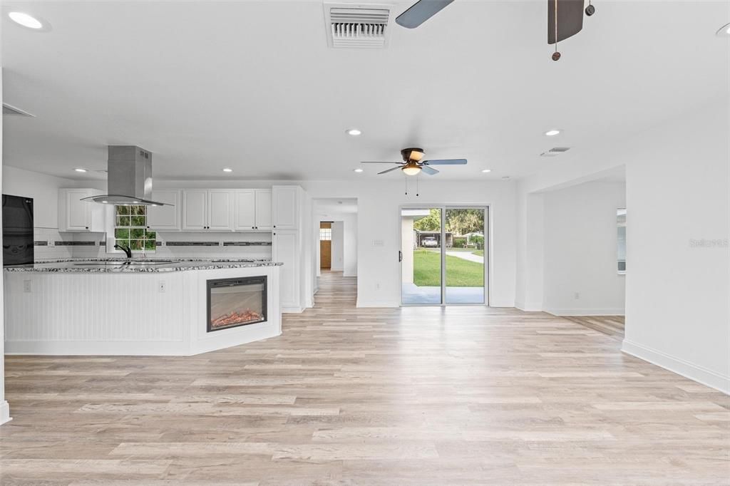 待售: $449,000 (5 贝兹, 3 浴室, 2556 平方英尺)