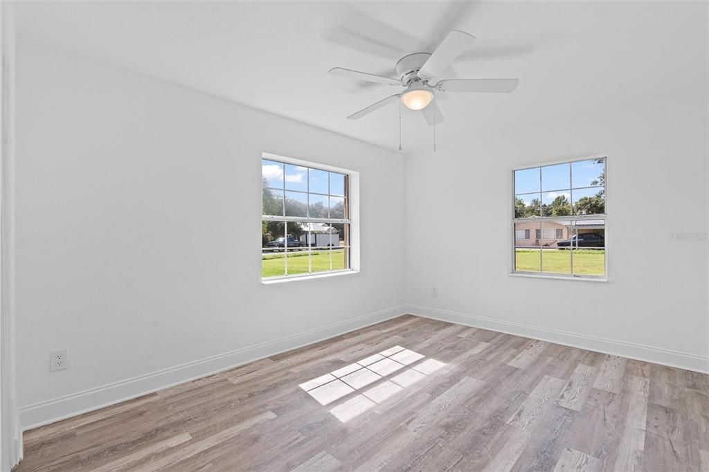 待售: $449,000 (5 贝兹, 3 浴室, 2556 平方英尺)