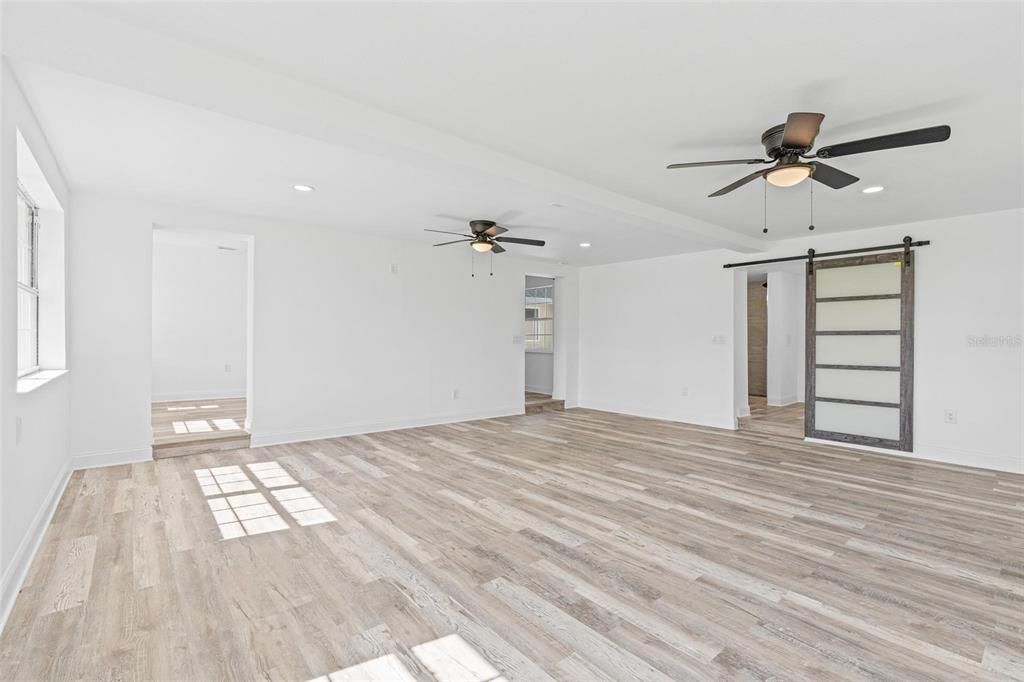 待售: $449,000 (5 贝兹, 3 浴室, 2556 平方英尺)