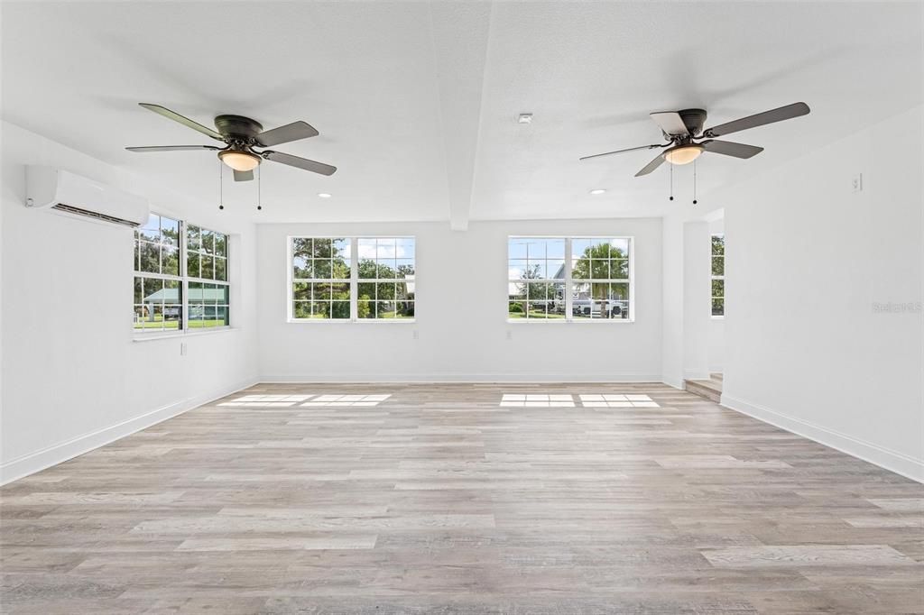 待售: $449,000 (5 贝兹, 3 浴室, 2556 平方英尺)