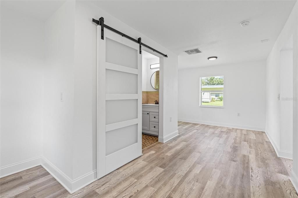 待售: $449,000 (5 贝兹, 3 浴室, 2556 平方英尺)