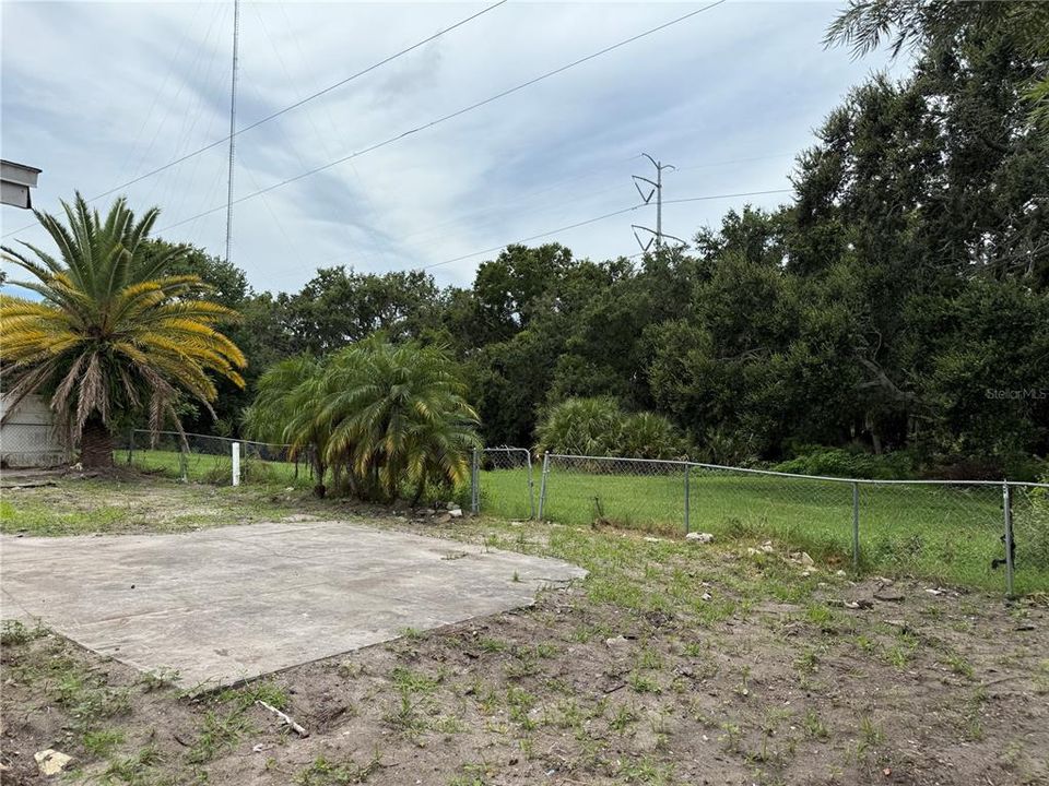 Active With Contract: $162,000 (2 beds, 2 baths, 1679 Square Feet)