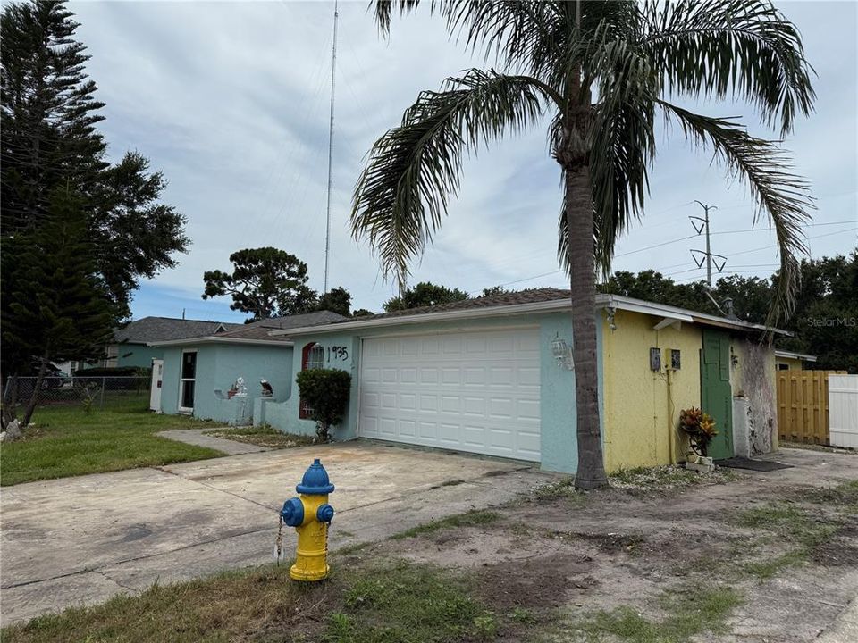 Active With Contract: $162,000 (2 beds, 2 baths, 1679 Square Feet)