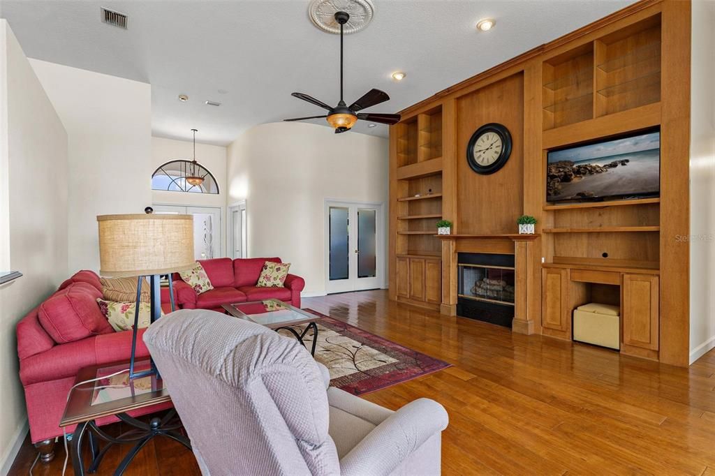 For Sale: $939,000 (4 beds, 3 baths, 2726 Square Feet)