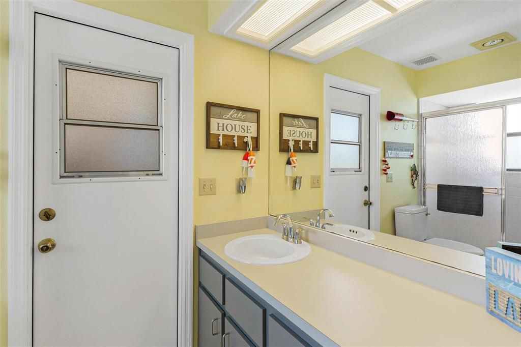 For Sale: $939,000 (4 beds, 3 baths, 2726 Square Feet)