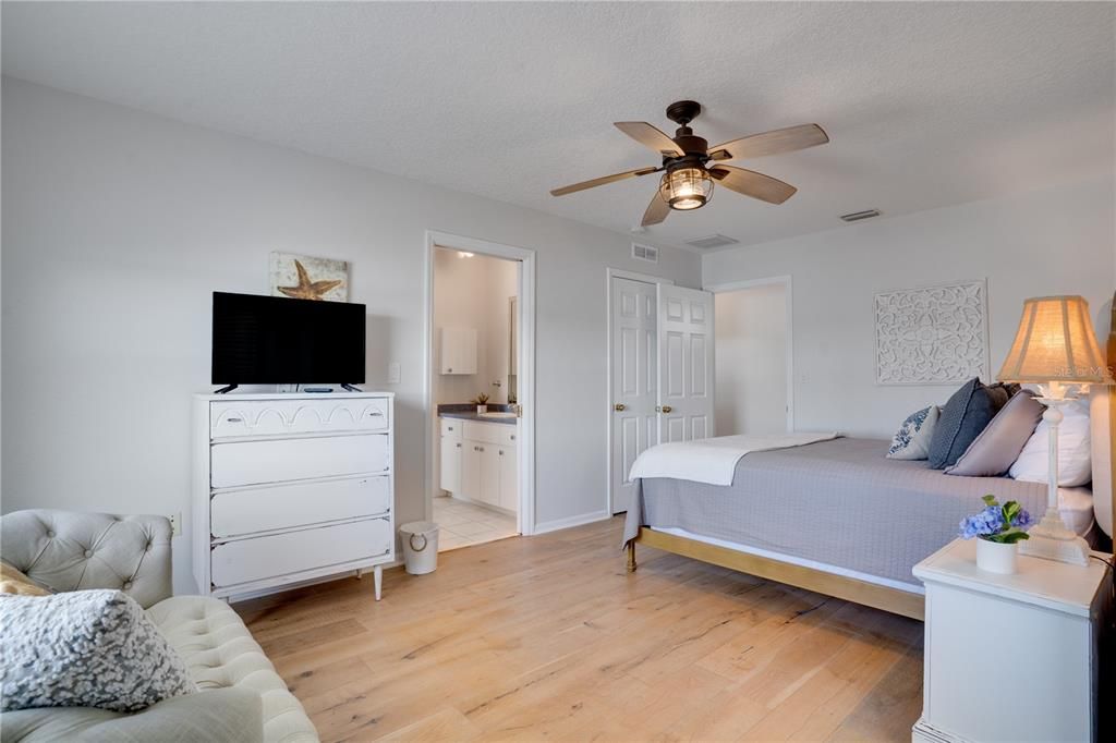 For Sale: $2,100,000 (4 beds, 4 baths, 3390 Square Feet)