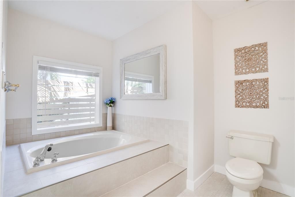 For Sale: $2,100,000 (4 beds, 4 baths, 3390 Square Feet)