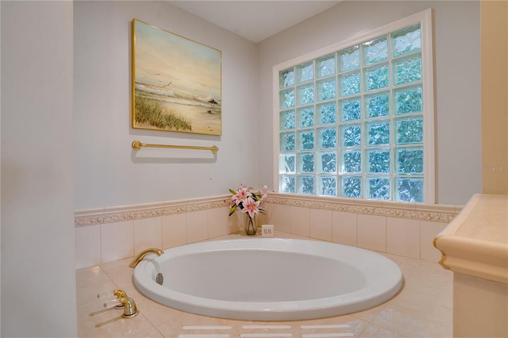 For Sale: $2,100,000 (4 beds, 4 baths, 3390 Square Feet)