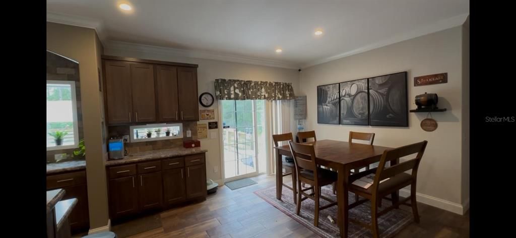 待售: $319,000 (3 贝兹, 2 浴室, 1940 平方英尺)