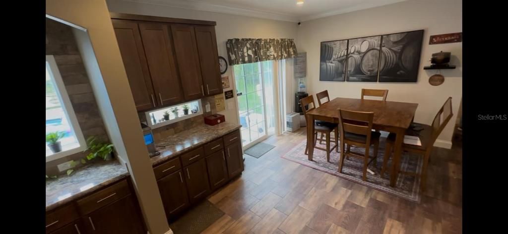 待售: $319,000 (3 贝兹, 2 浴室, 1940 平方英尺)