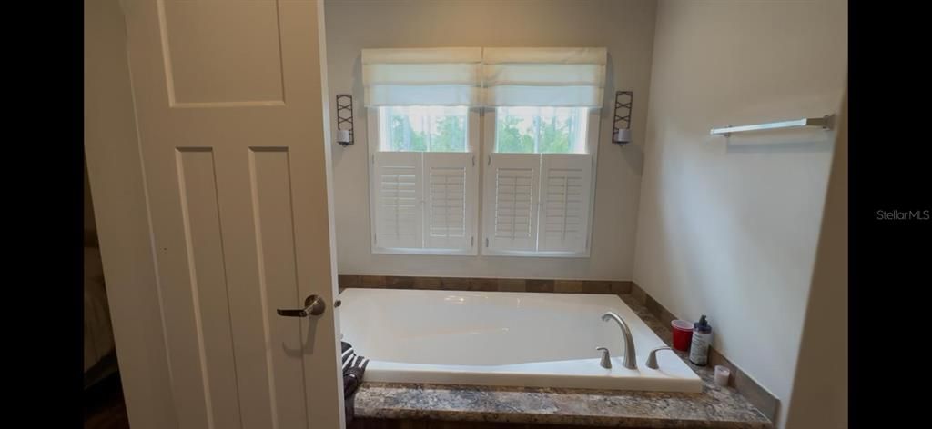 待售: $319,000 (3 贝兹, 2 浴室, 1940 平方英尺)