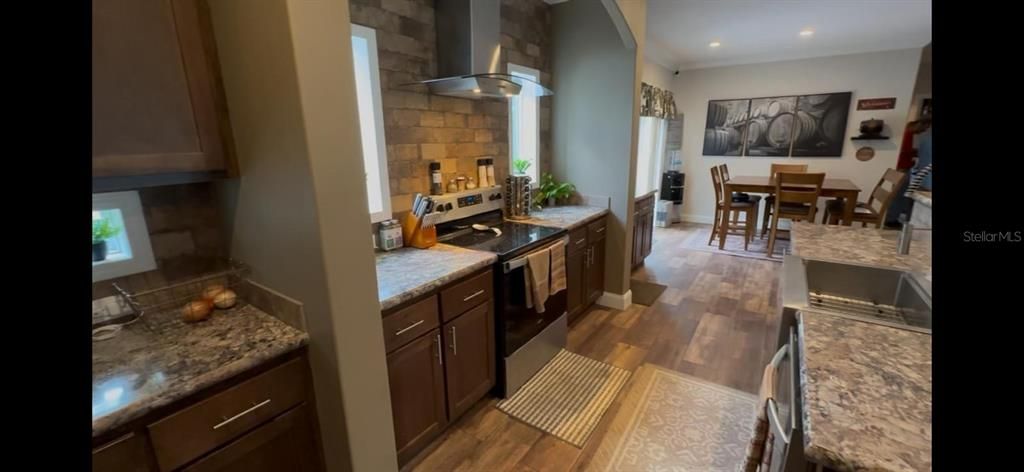 待售: $319,000 (3 贝兹, 2 浴室, 1940 平方英尺)