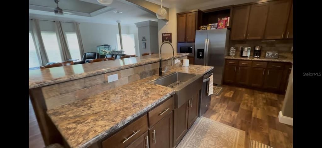 待售: $319,000 (3 贝兹, 2 浴室, 1940 平方英尺)