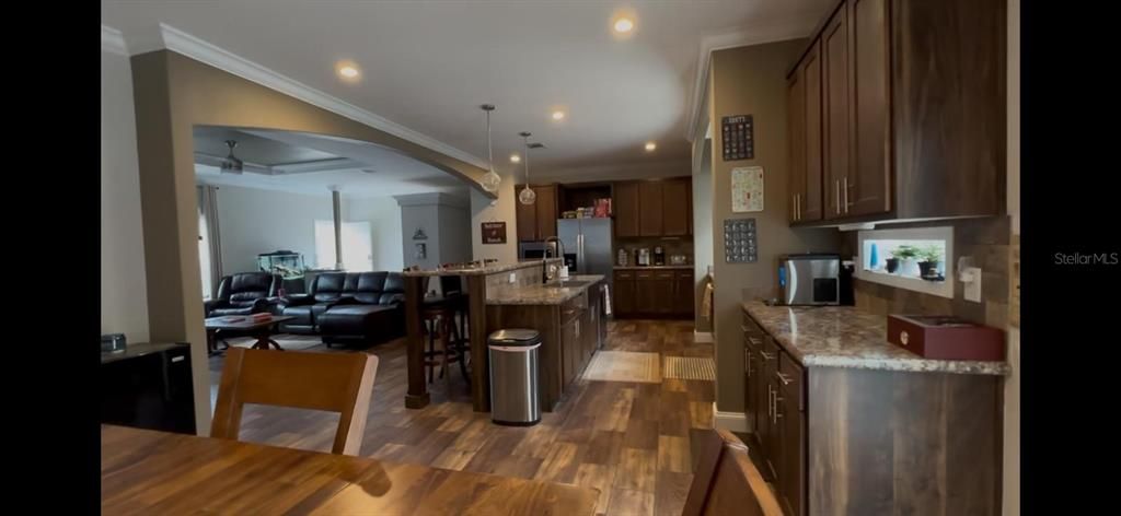 待售: $319,000 (3 贝兹, 2 浴室, 1940 平方英尺)