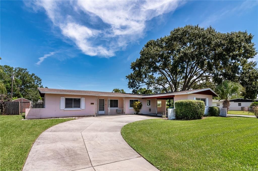 Activo con contrato: $320,000 (3 camas, 2 baños, 1525 Pies cuadrados)