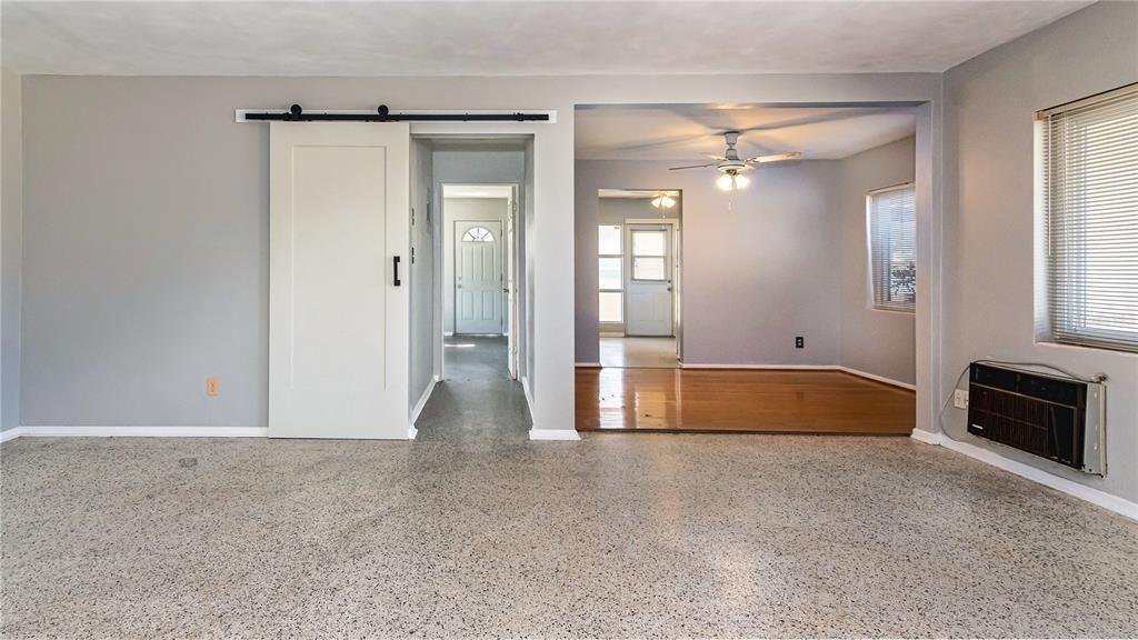 Activo con contrato: $320,000 (3 camas, 2 baños, 1525 Pies cuadrados)