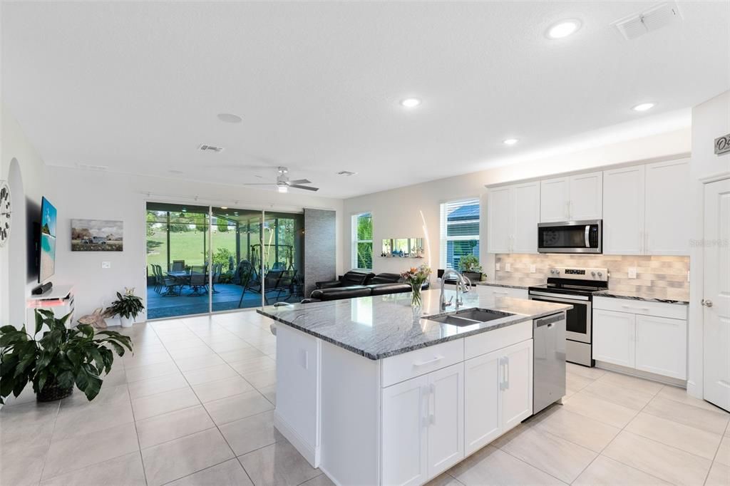 На продажу: $585,000 (3 спален, 2 ванн, 2010 Квадратных фут)