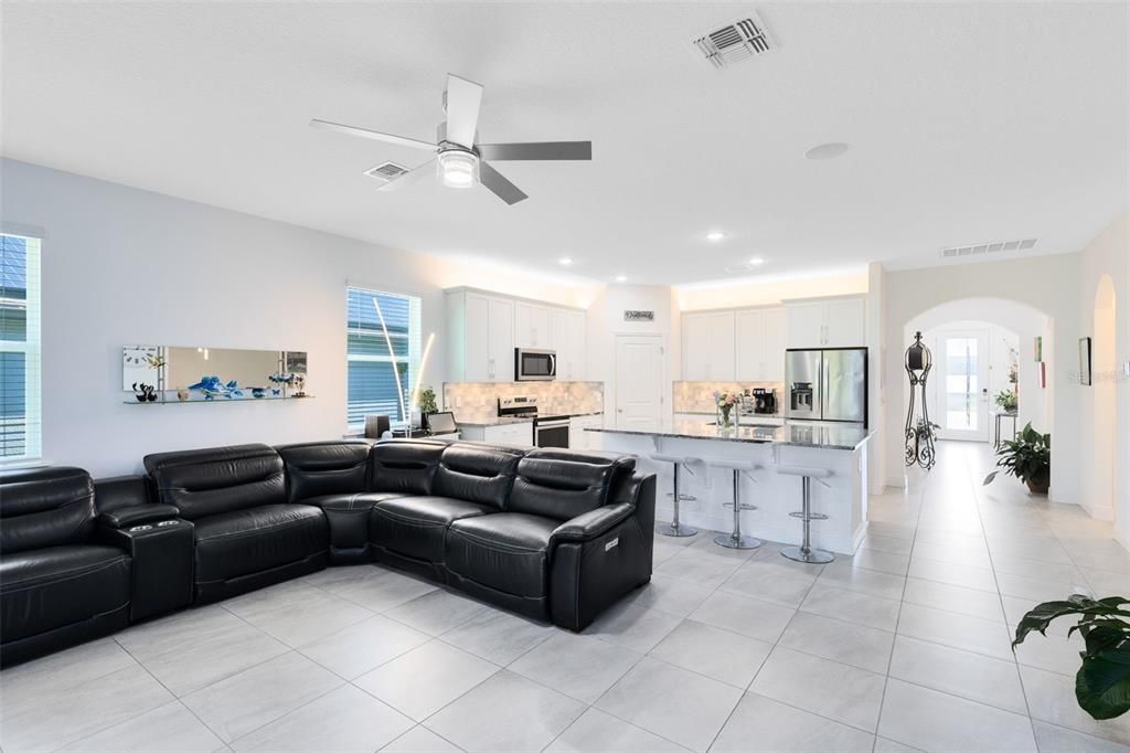 На продажу: $585,000 (3 спален, 2 ванн, 2010 Квадратных фут)