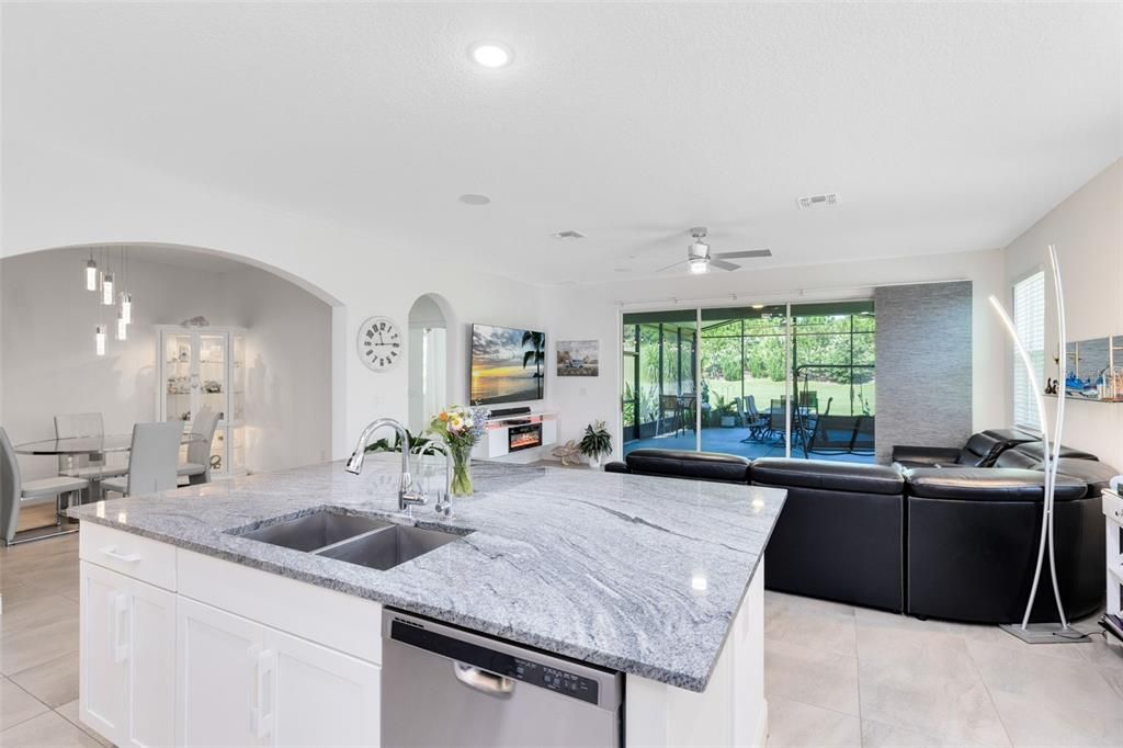 На продажу: $585,000 (3 спален, 2 ванн, 2010 Квадратных фут)