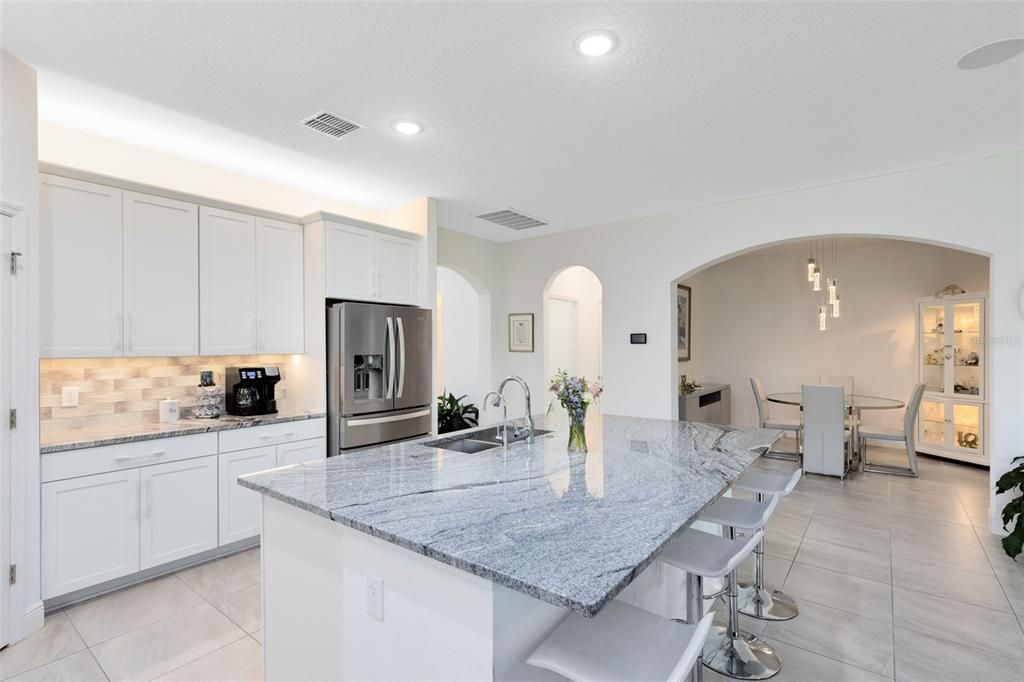 На продажу: $585,000 (3 спален, 2 ванн, 2010 Квадратных фут)