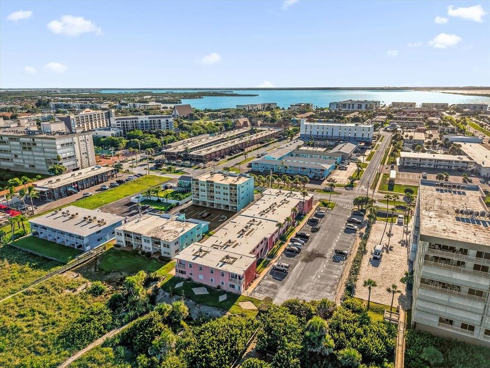 For Sale: $220,000 (1 beds, 1 baths, 745 Square Feet)