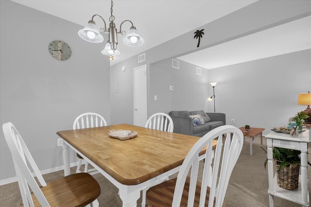 For Sale: $220,000 (1 beds, 1 baths, 745 Square Feet)