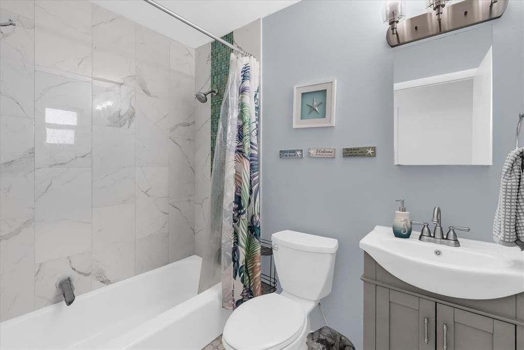 For Sale: $220,000 (1 beds, 1 baths, 745 Square Feet)