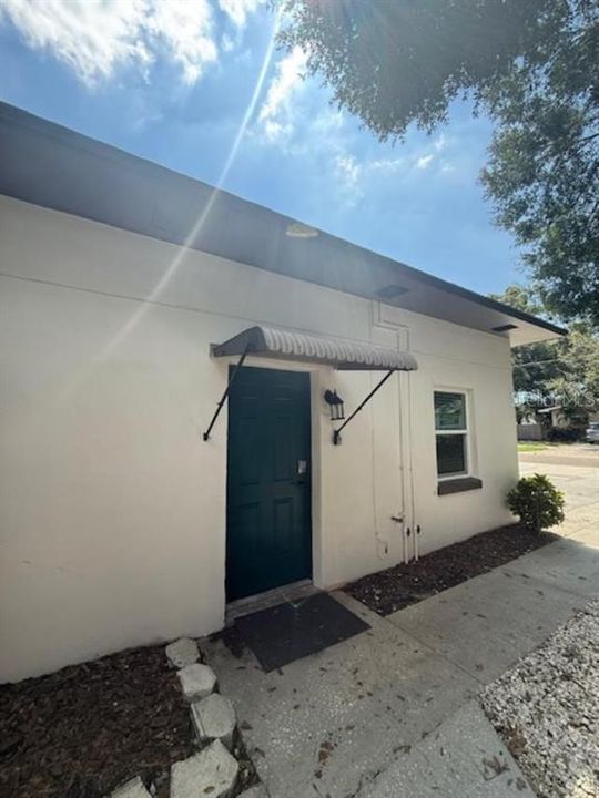 Недавно арендовано: $2,600 (2 спален, 1 ванн, 800 Квадратных фут)