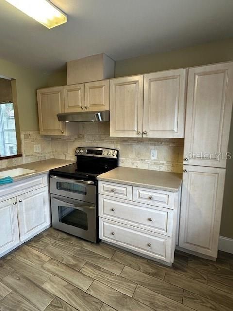 В аренду: $1,750 (2 спален, 2 ванн, 975 Квадратных фут)