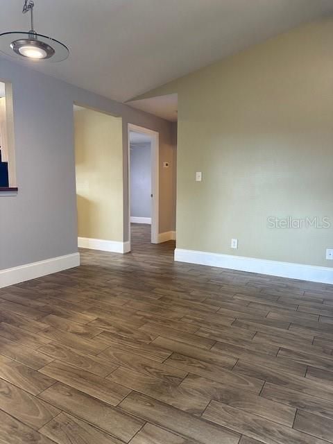 В аренду: $1,750 (2 спален, 2 ванн, 975 Квадратных фут)