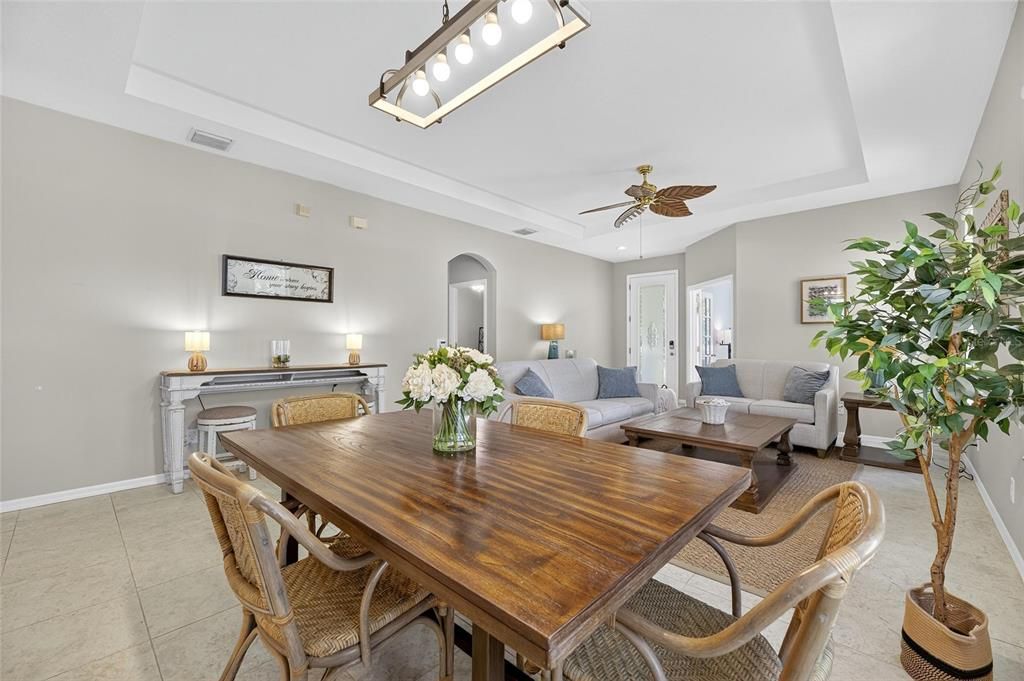 Active With Contract: $292,000 (2 beds, 2 baths, 1546 Square Feet)