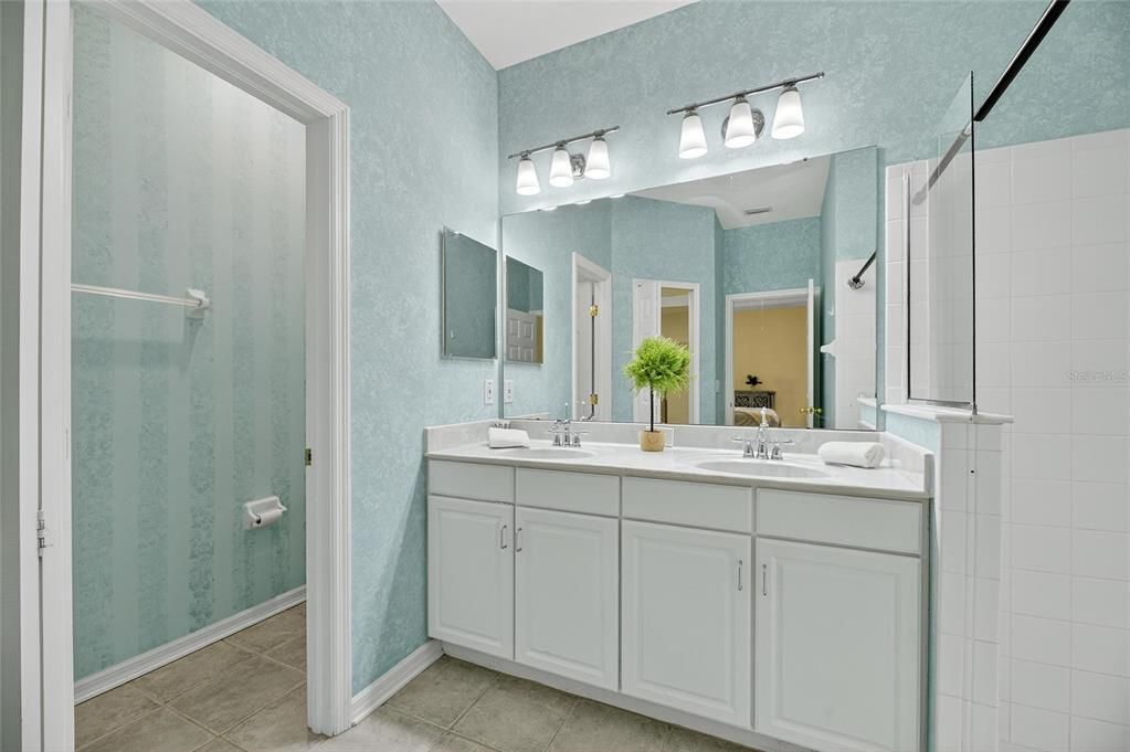 Active With Contract: $292,000 (2 beds, 2 baths, 1546 Square Feet)