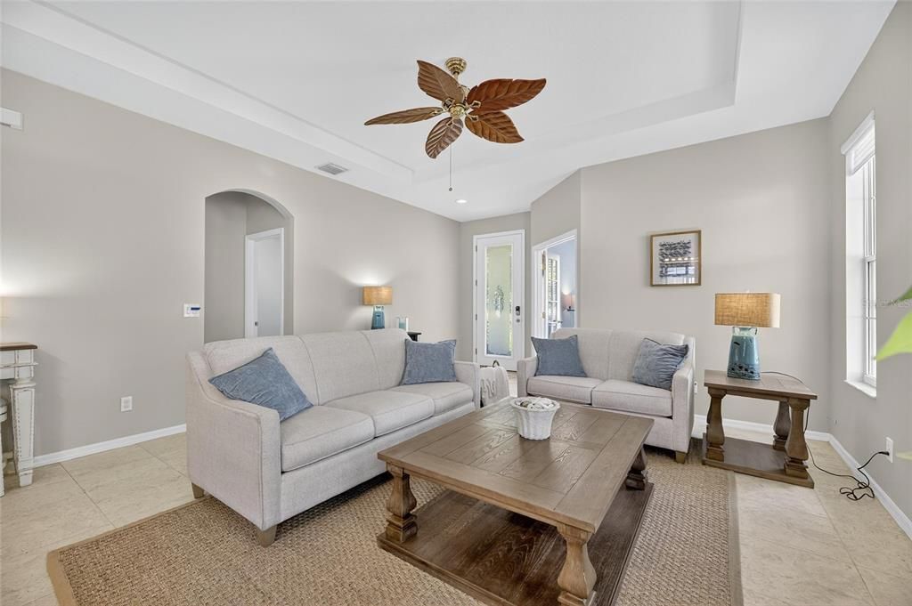 Active With Contract: $292,000 (2 beds, 2 baths, 1546 Square Feet)