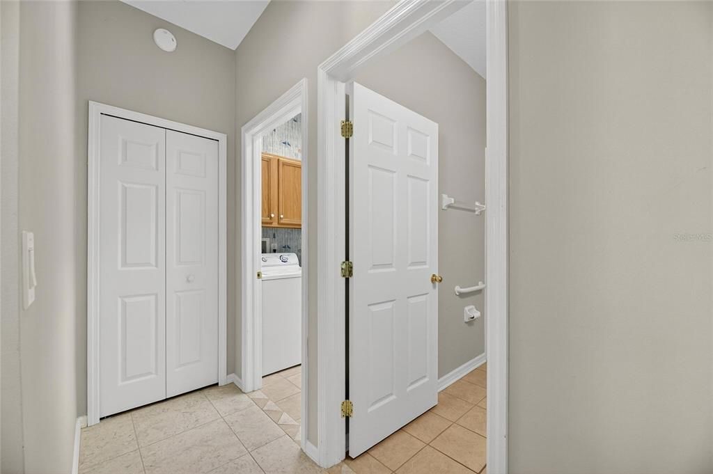 Active With Contract: $292,000 (2 beds, 2 baths, 1546 Square Feet)