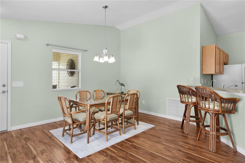 Activo con contrato: $275,000 (2 camas, 2 baños, 1188 Pies cuadrados)