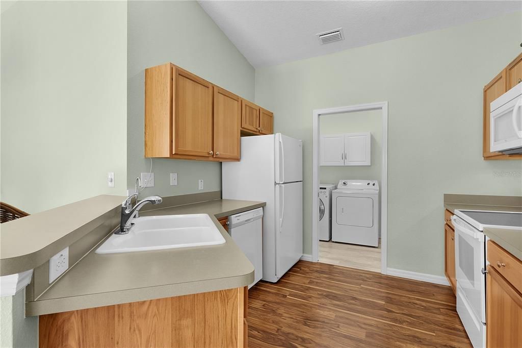 Activo con contrato: $275,000 (2 camas, 2 baños, 1188 Pies cuadrados)