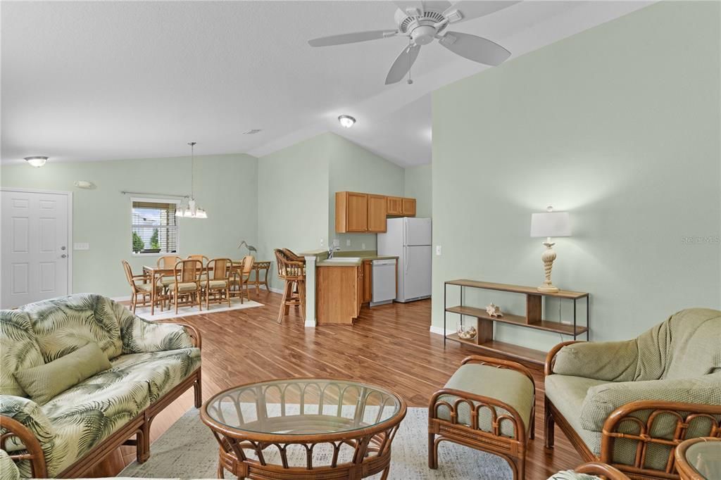 Activo con contrato: $275,000 (2 camas, 2 baños, 1188 Pies cuadrados)