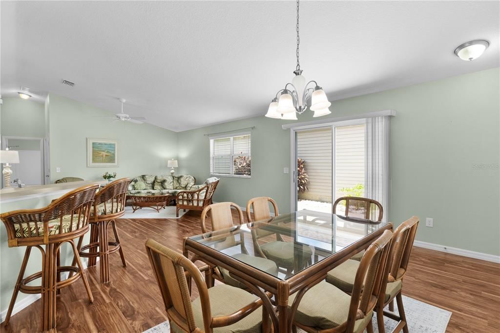 Activo con contrato: $275,000 (2 camas, 2 baños, 1188 Pies cuadrados)