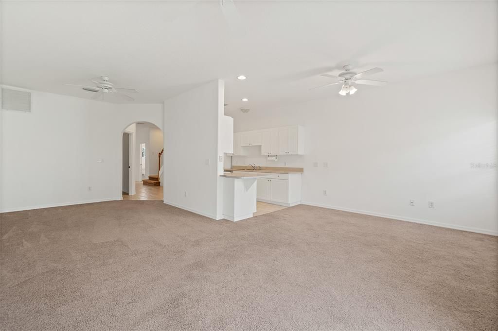 На продажу: $359,000 (3 спален, 2 ванн, 1674 Квадратных фут)