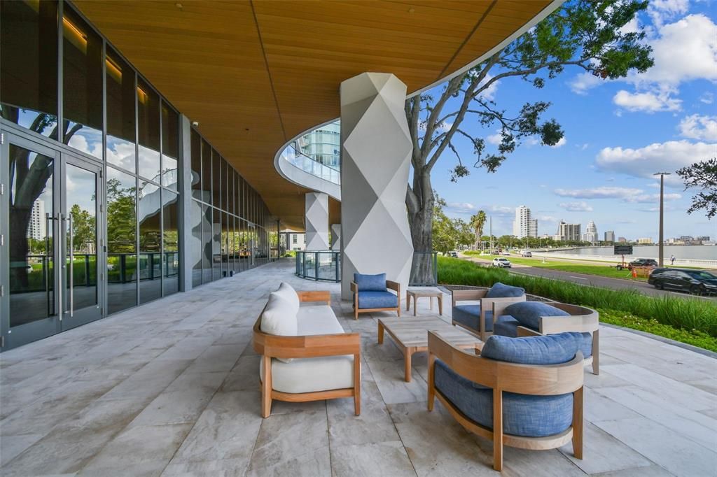 En Renta: $20,000 (3 camas, 2 baños, 2404 Pies cuadrados)