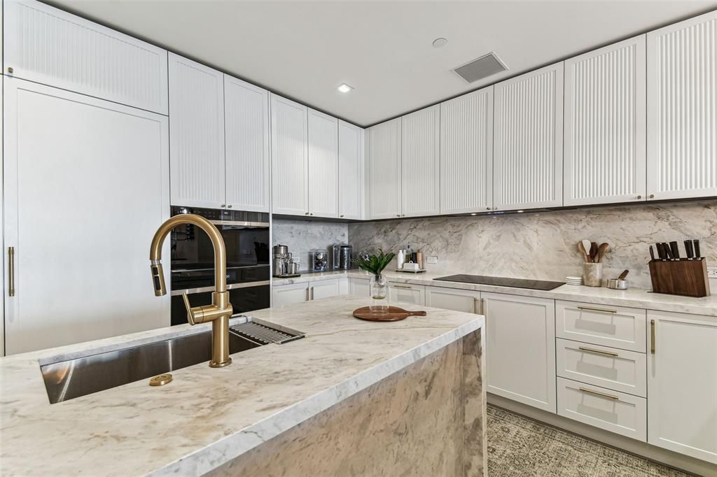 En Renta: $20,000 (3 camas, 2 baños, 2404 Pies cuadrados)