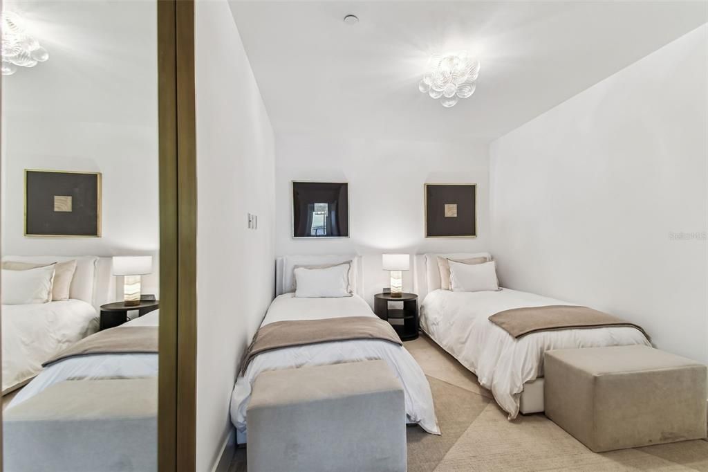 En Renta: $20,000 (3 camas, 2 baños, 2404 Pies cuadrados)