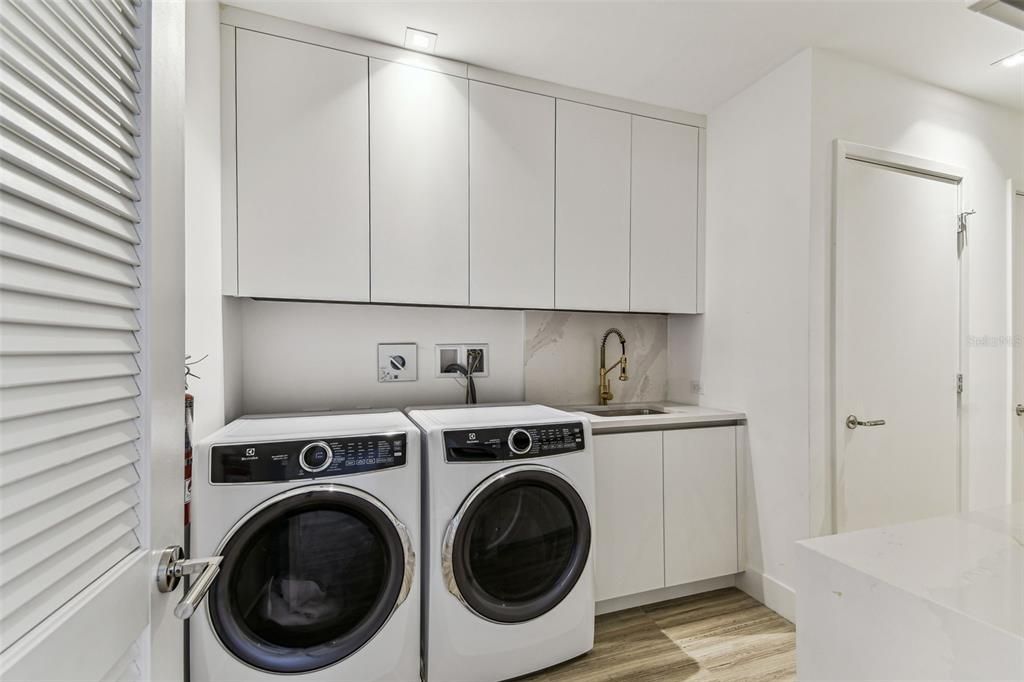 En Renta: $20,000 (3 camas, 2 baños, 2404 Pies cuadrados)