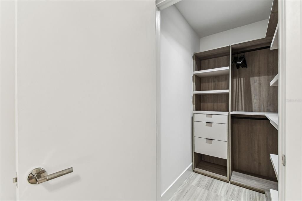 En Renta: $20,000 (3 camas, 2 baños, 2404 Pies cuadrados)