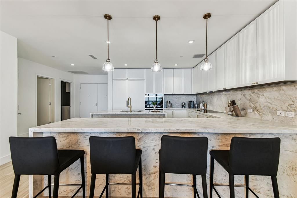 En Renta: $20,000 (3 camas, 2 baños, 2404 Pies cuadrados)