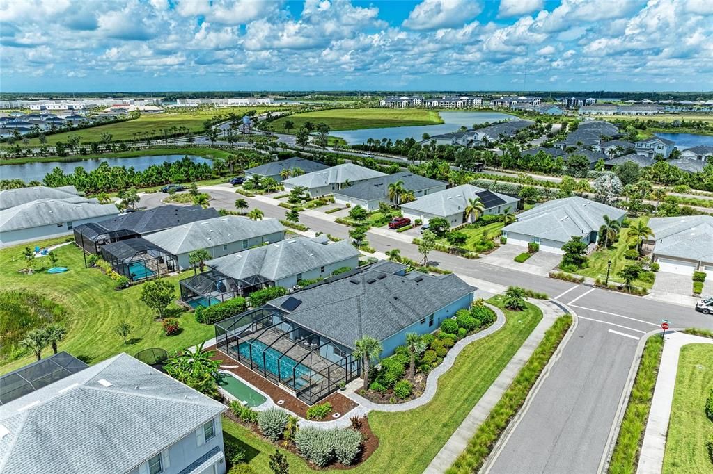 En Venta: $565,000 (3 camas, 3 baños, 2448 Pies cuadrados)