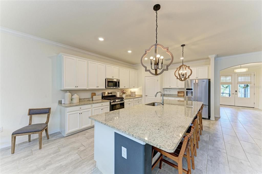 En Venta: $565,000 (3 camas, 3 baños, 2448 Pies cuadrados)