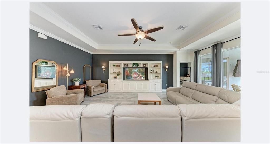 En Venta: $565,000 (3 camas, 3 baños, 2448 Pies cuadrados)