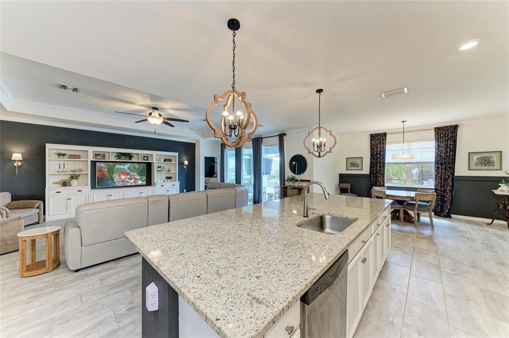 En Venta: $565,000 (3 camas, 3 baños, 2448 Pies cuadrados)